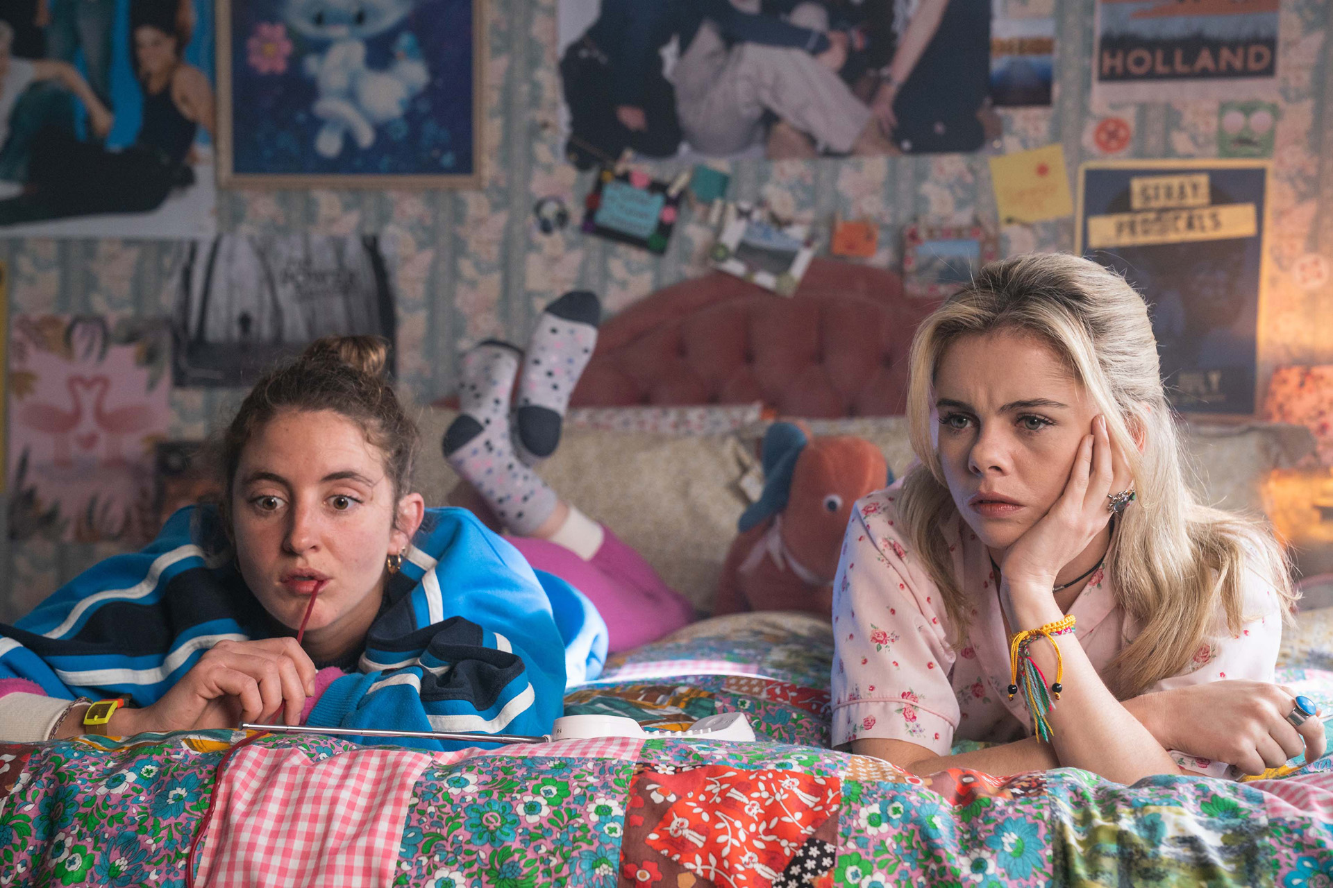 (L-R) Orla Mccool (Louisa Clare Harland), (Erin Quinn (Saoirse Monica Jackson)