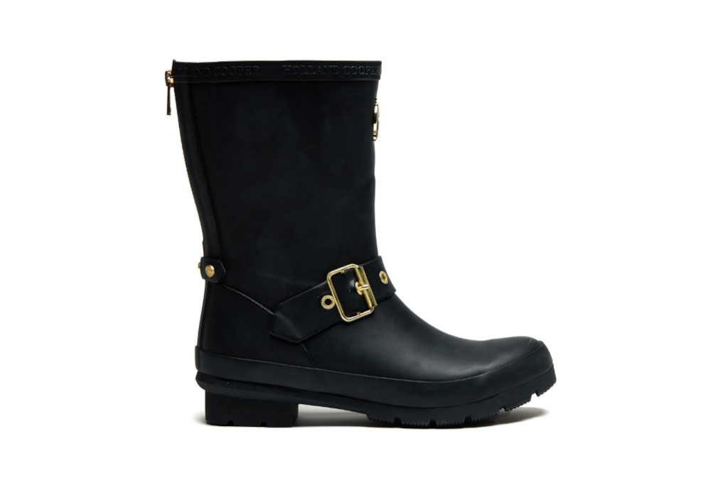 Black boot