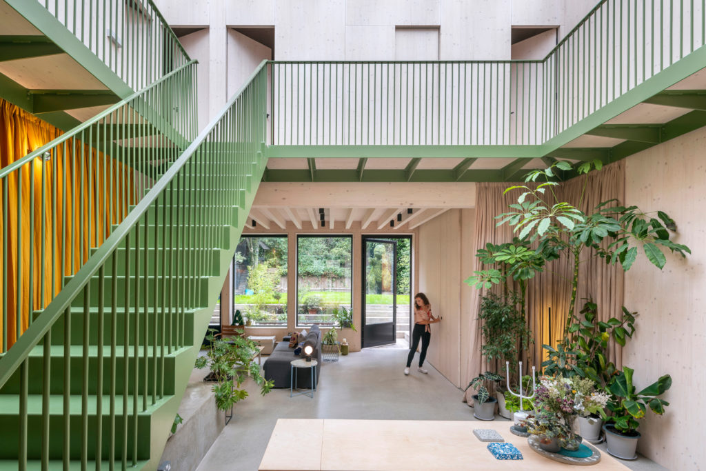 Green and airy house