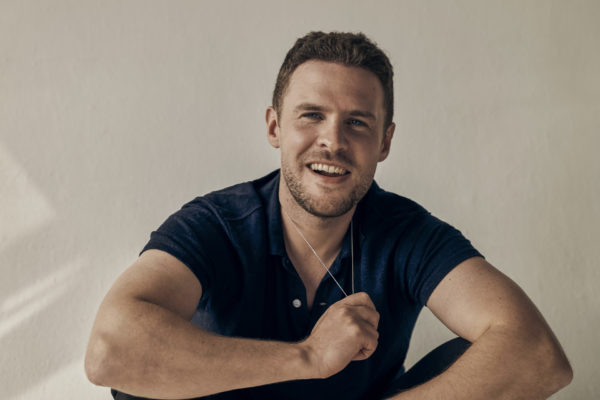 Iain De Caestecker