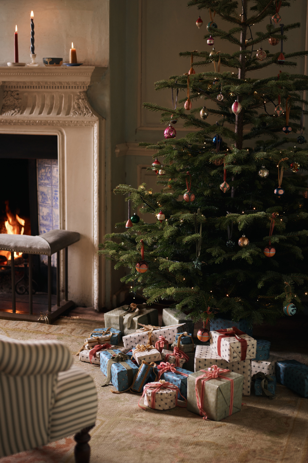 Christmas tree with presents