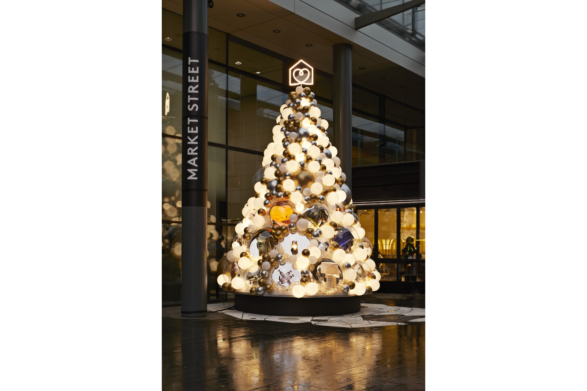 Spitalfields' Christmas tree