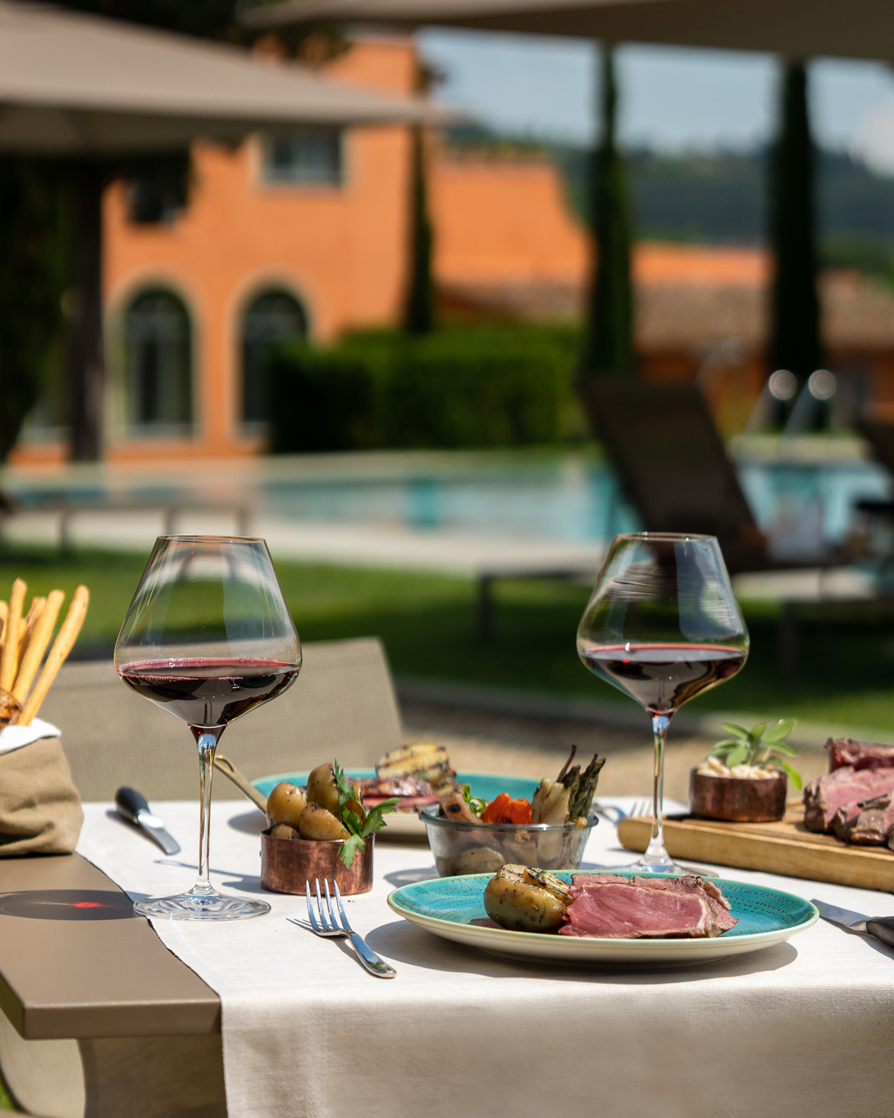 Villa La Massa - food and pool