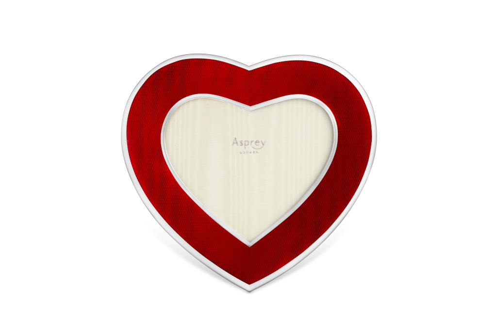 Red heart frame