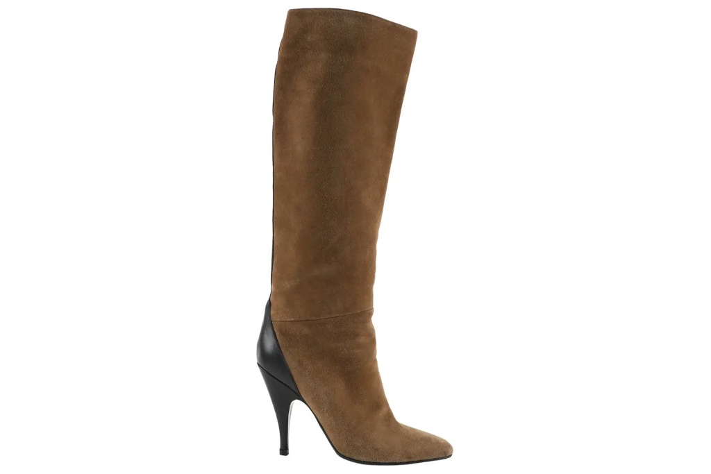 Brown suede boot