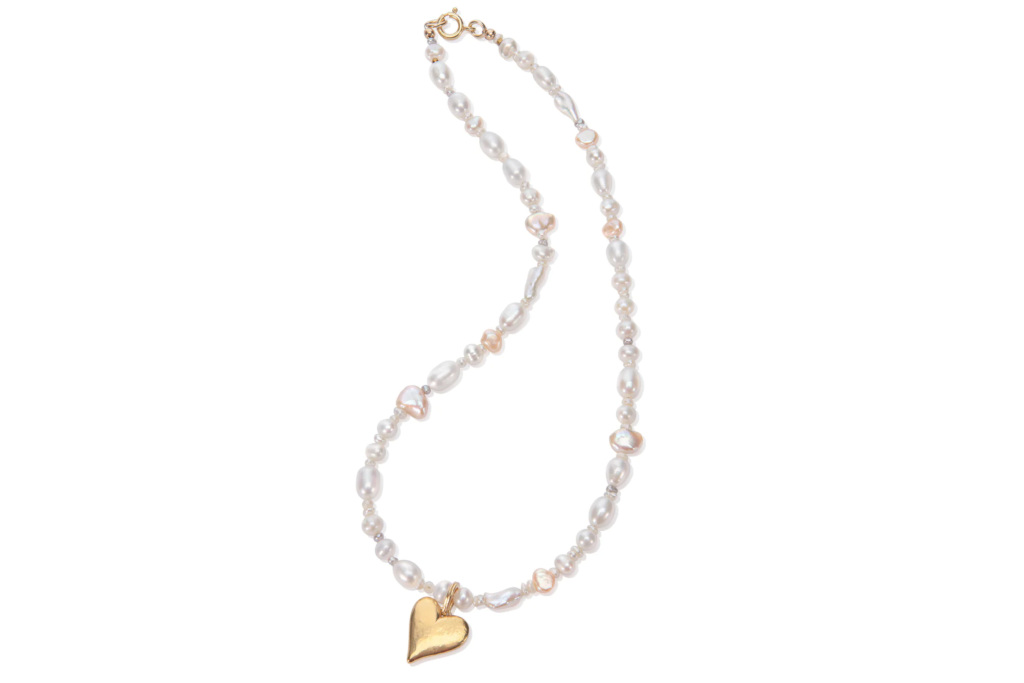 Pearl necklace with gold heart