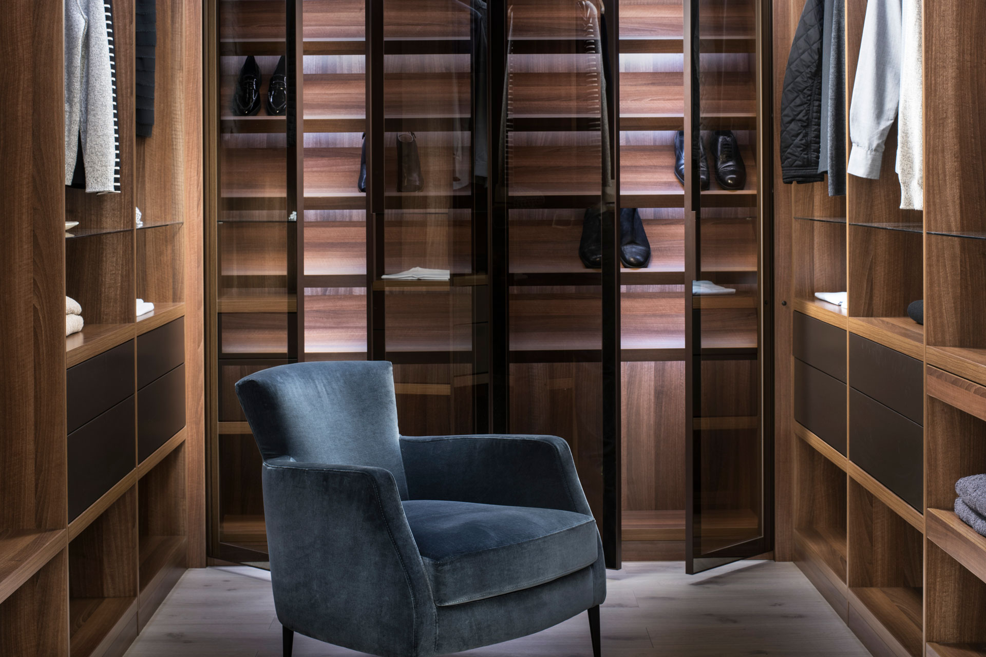 Reflex mirror doors