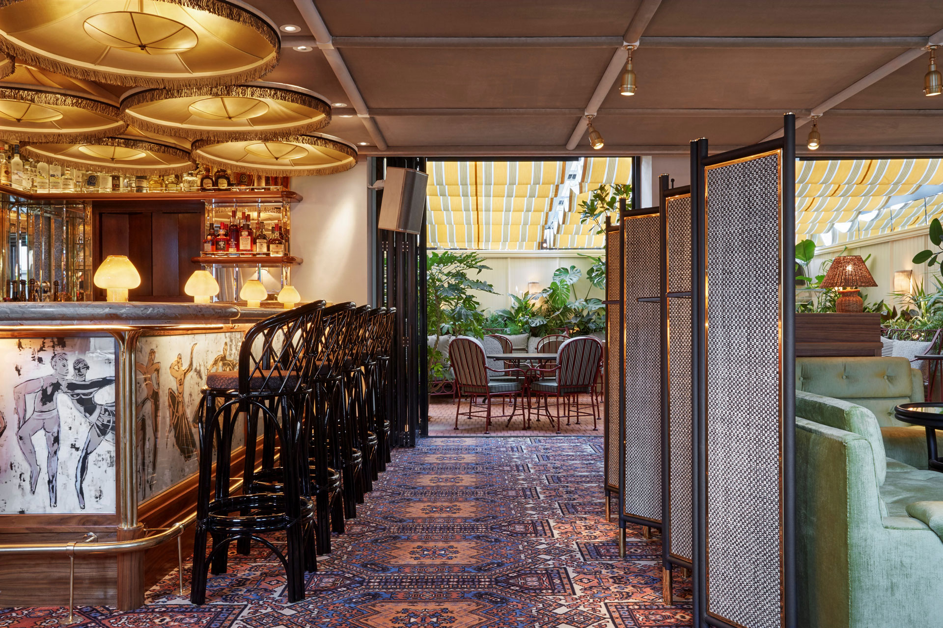 Alligator Bar at Louie, with black bar stools