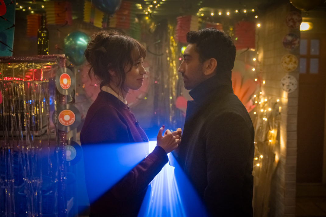 Aimee Lou Wood as Evie & Nabhaan Rizwaan as Noah in Film Club