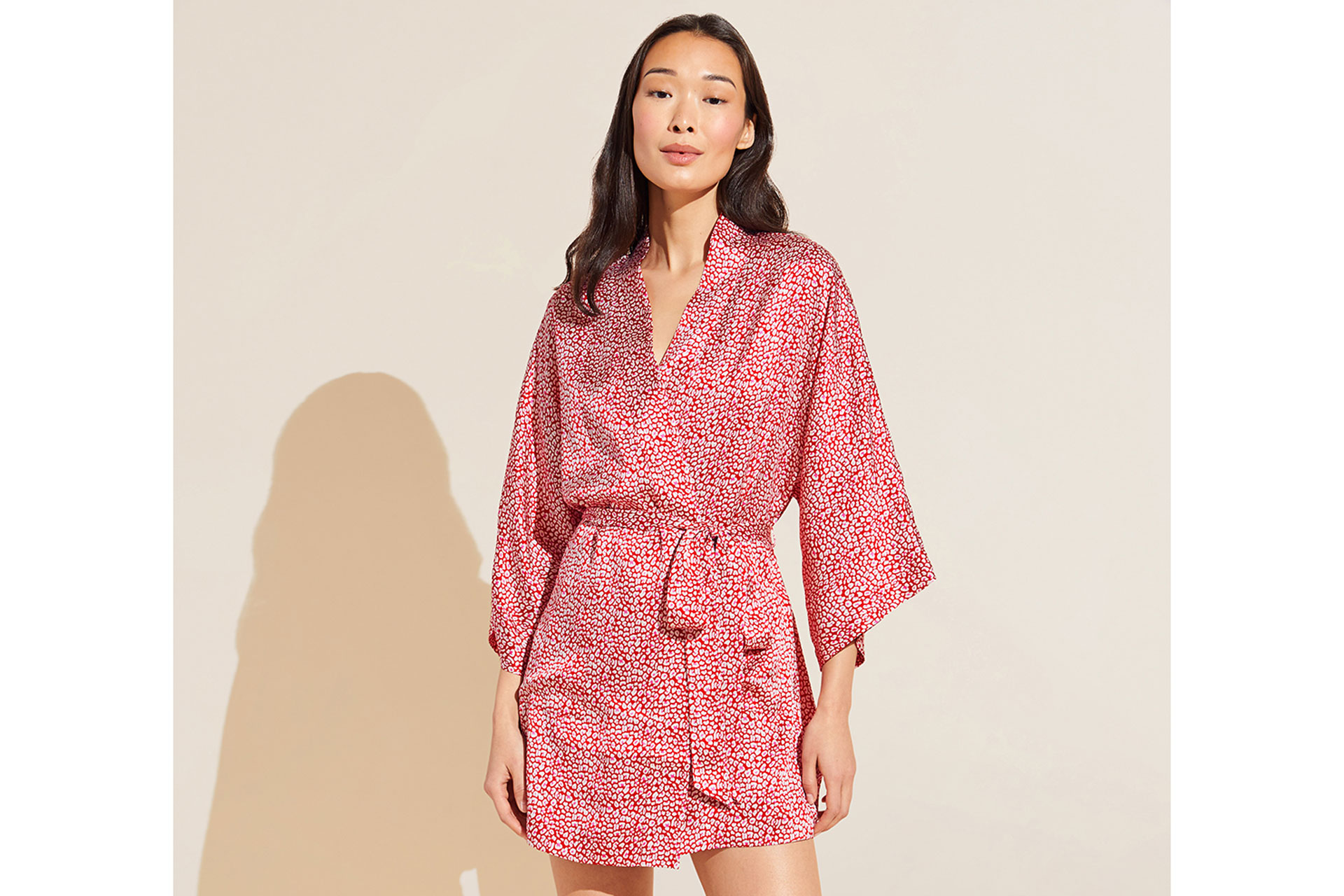 Red and white patterned silk short robe