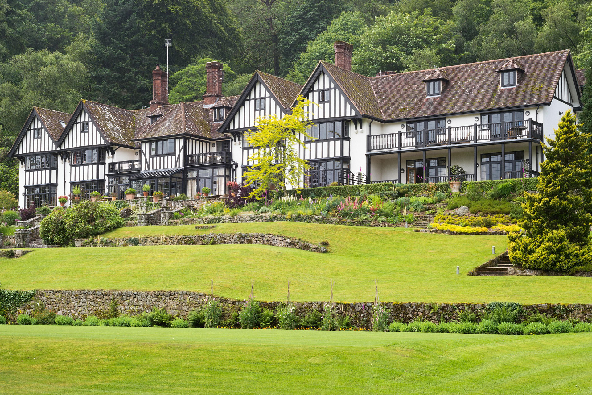 Large Tudor country house hotel.