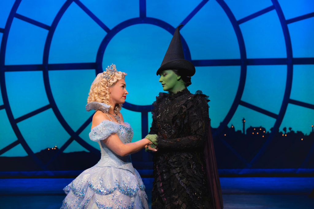 Actresses playing Glinda and Elphaba in Wicked musical