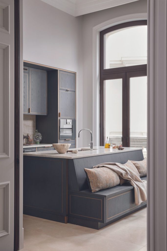 Smallbone kitchen with black wooden cabinets