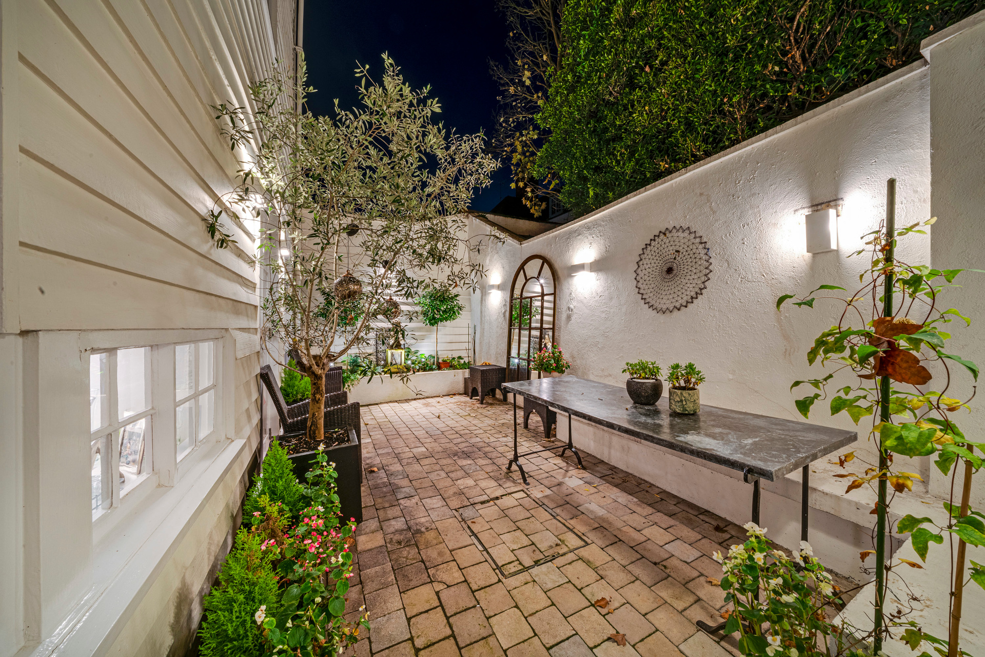 Courtyard garden
