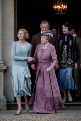 Laura Carmichael as Lady Edith, Maggie Smith as Violet Crawley, Hugh Bonneville as Robert Crawley, Allen Leech as Tom Branson & Elizabeth McGovern as Cora Crawley on set of Downton Abbey (2019)