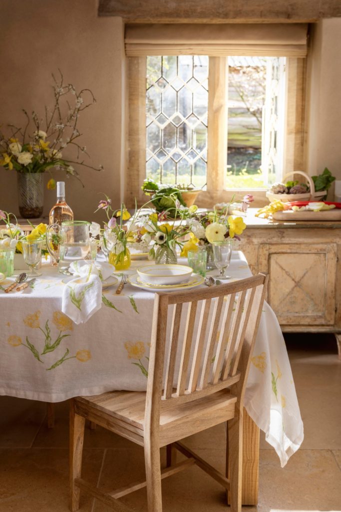 Spring Tablescaping Ideas That Will Elevate Your Next Dinner Party