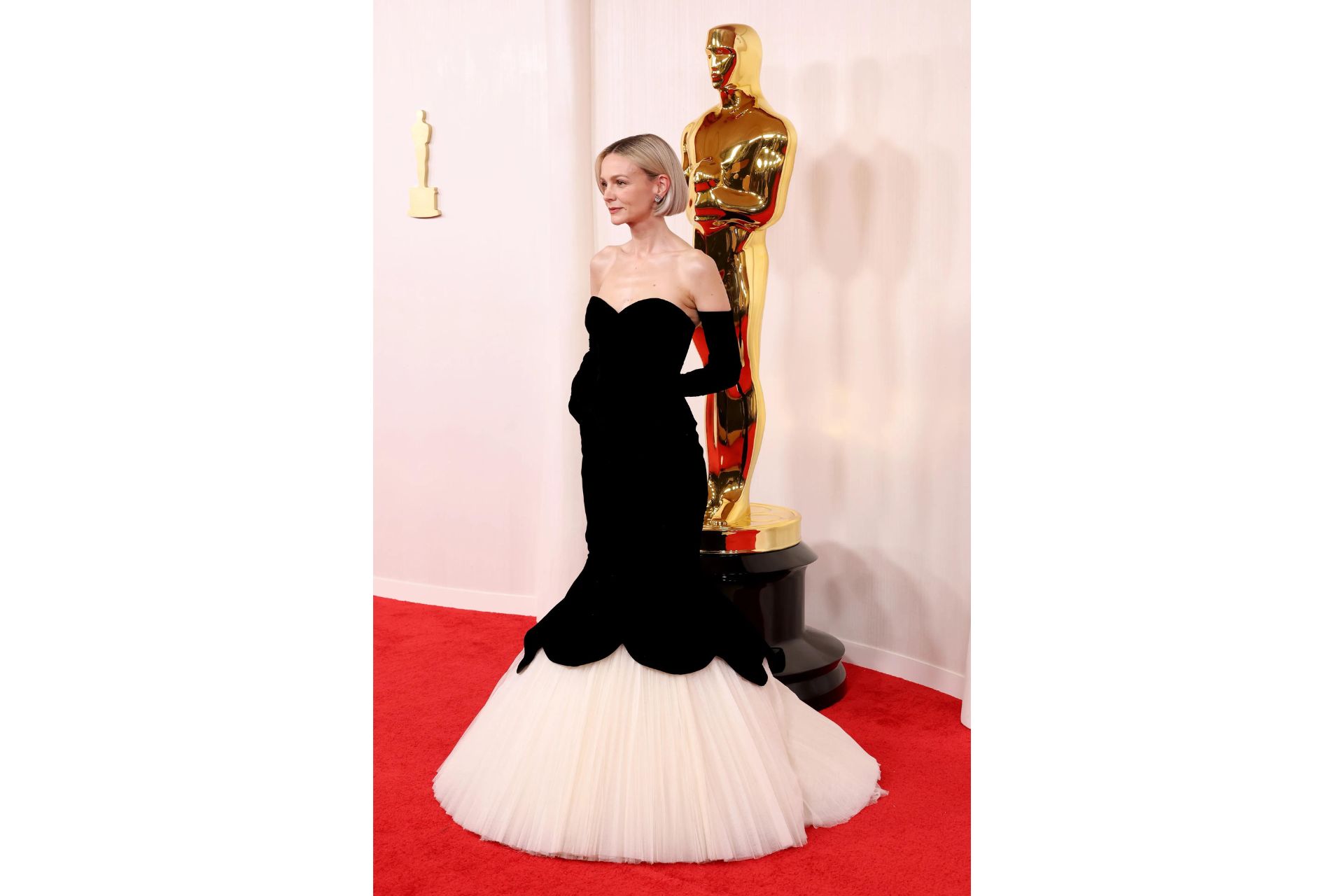 Carey Mulligan wears a vintage Balenciaga gown at the Oscars