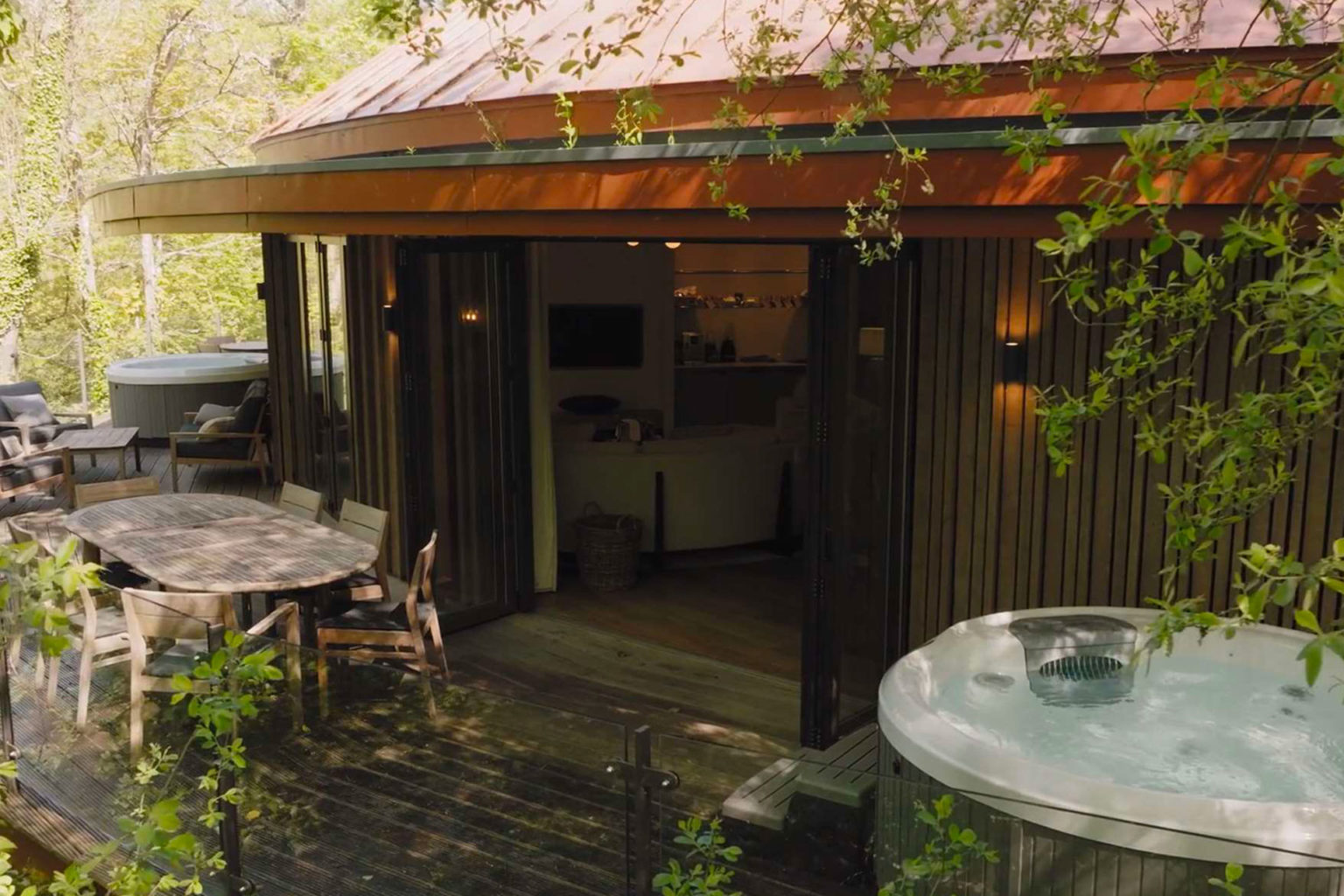 You Won't Be-Leaf These Luxury Treehouse Stays In The UK