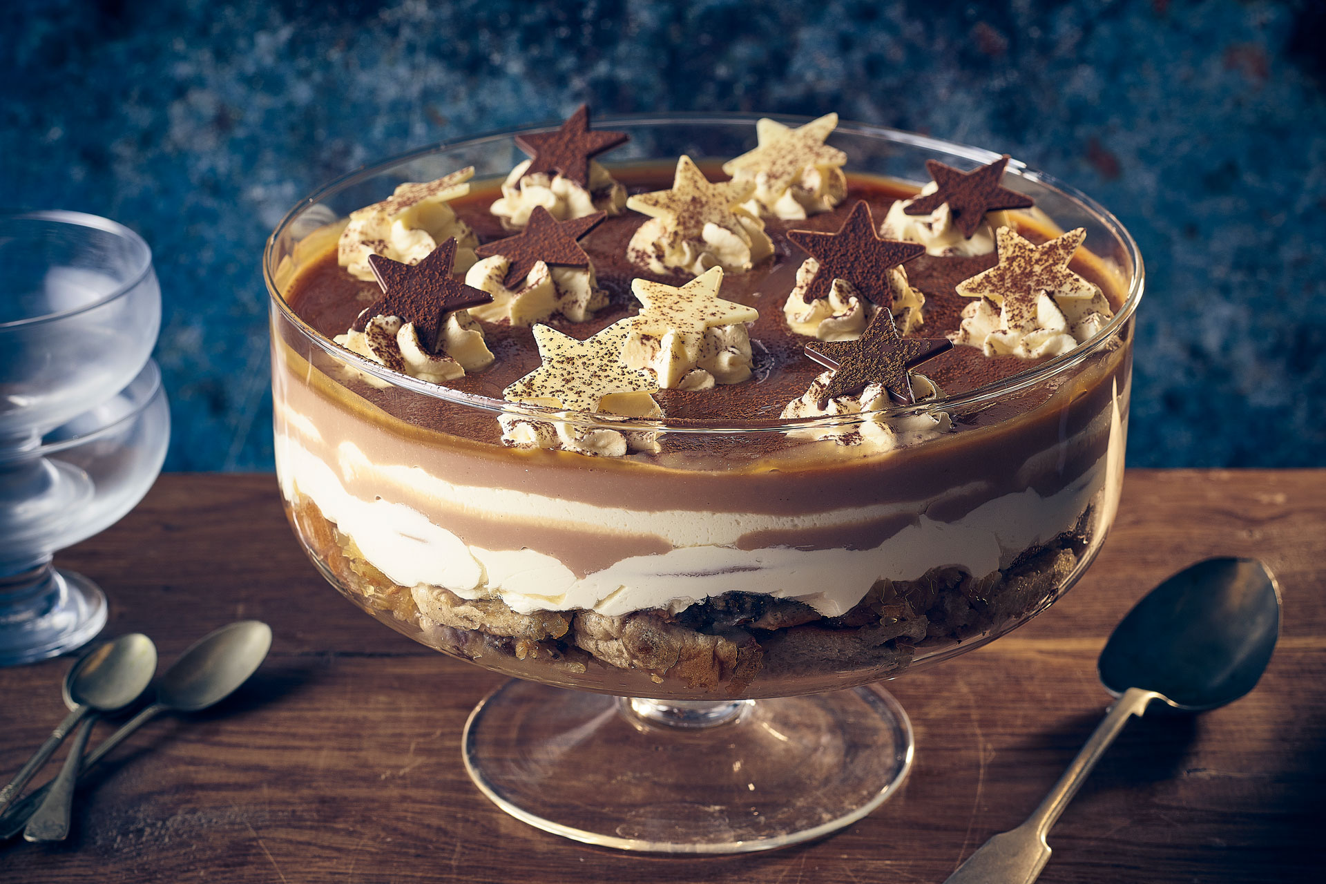 Ginger hot cross bun trifle