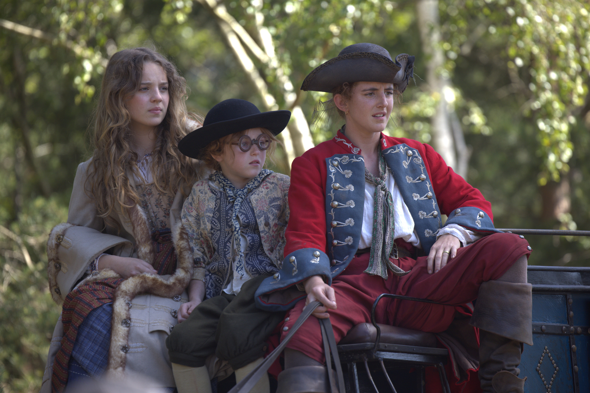 (L to R) Bo Bragason as Roxy Jackson, Florence Keen as George Jackson and Louisa Harland as Nell Jackson