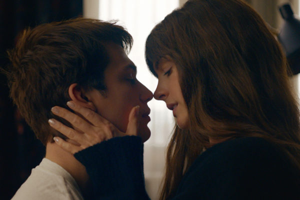 Nicholas Galitzine and Anne Hathaway in The Idea Of You