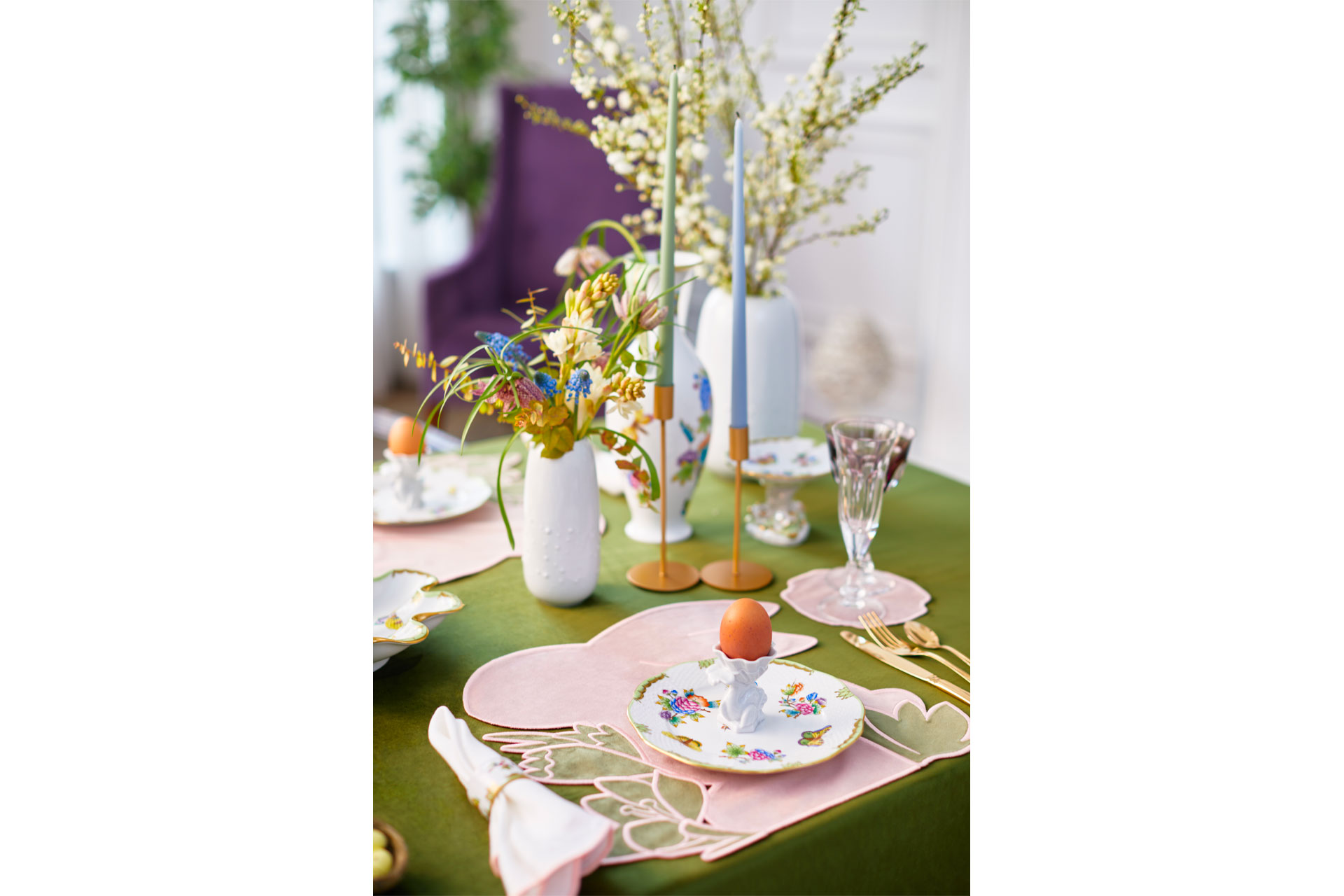 Truffle Bee Themed Easter tablescape