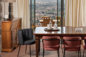 Dine with a view in Tuscany 