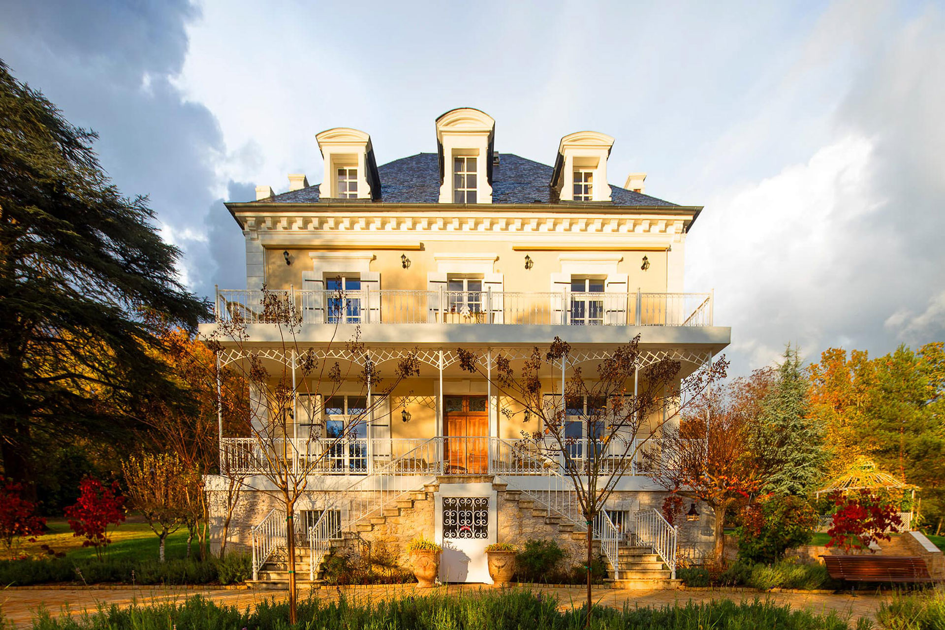 Lalande Laborie chateau, surrounded by parkland
