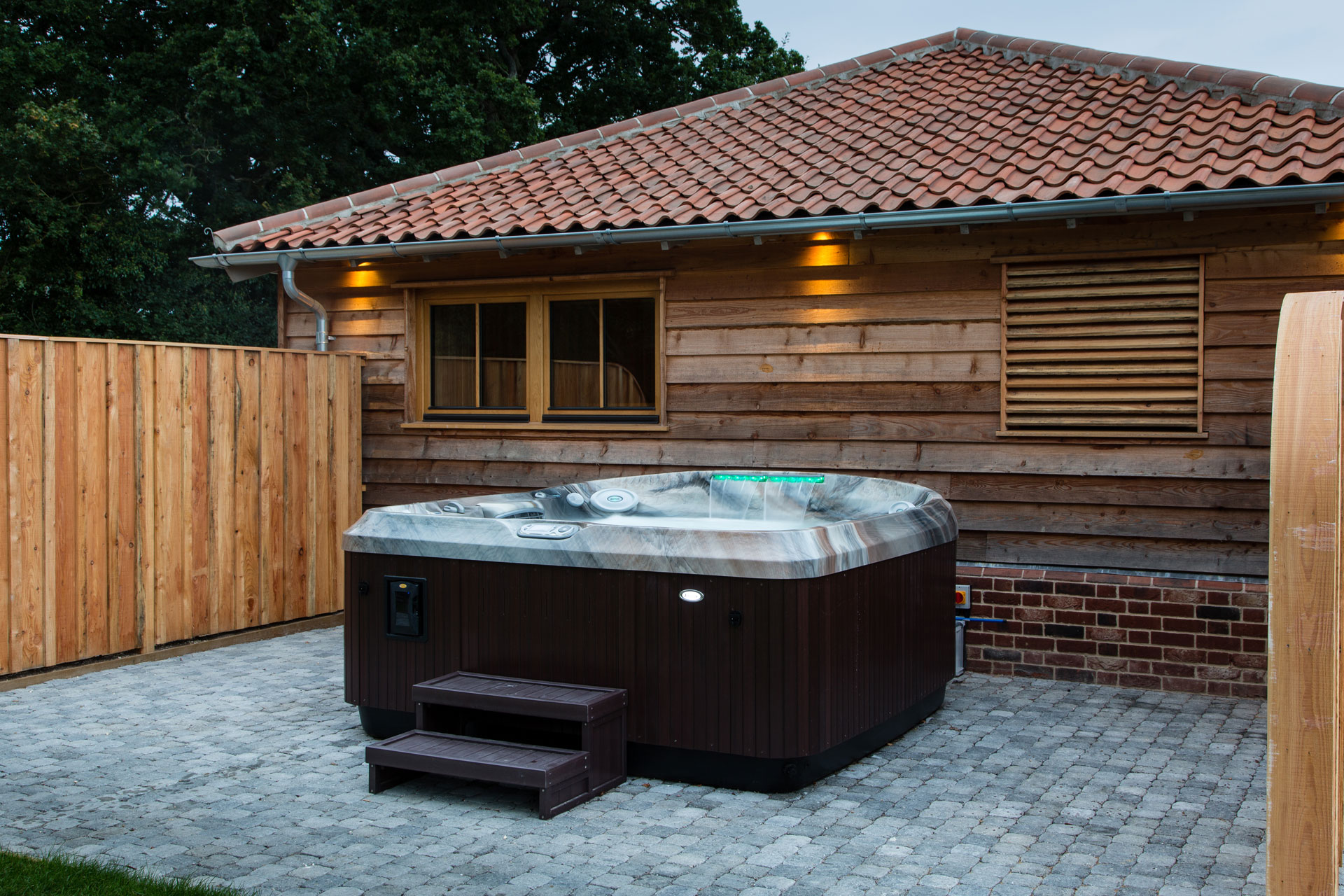 Hot tub at Retreat East