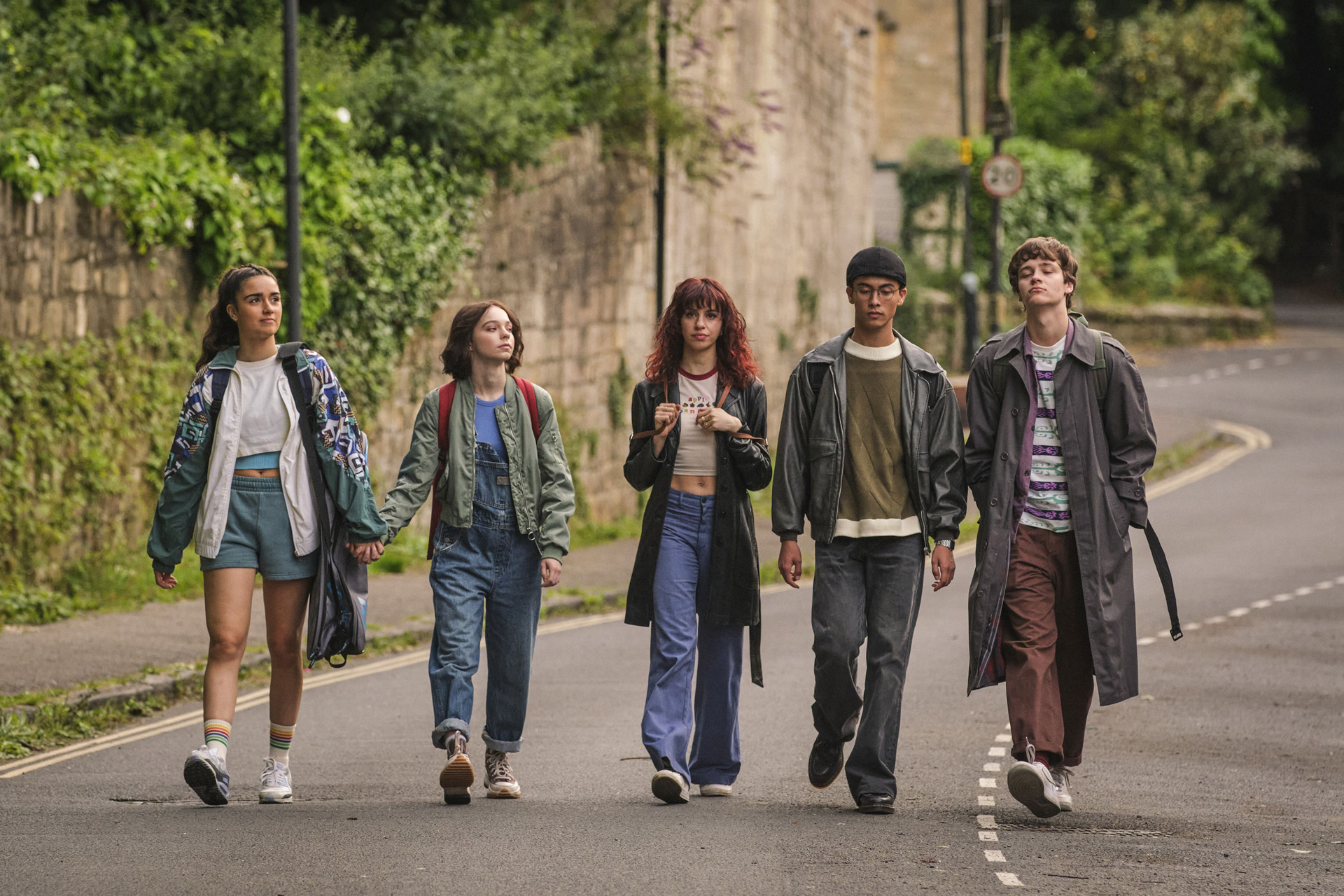 (L-R) Cara Ward (ASHA BANKS), Pip Fitz-Amobi (EMMA MYERS), Lauren (YALI TOPOL MARGALITH), Zach Chen (RAIKO GAHARA), Connor Reynolds (JUDE MORGAN-COLLIE).