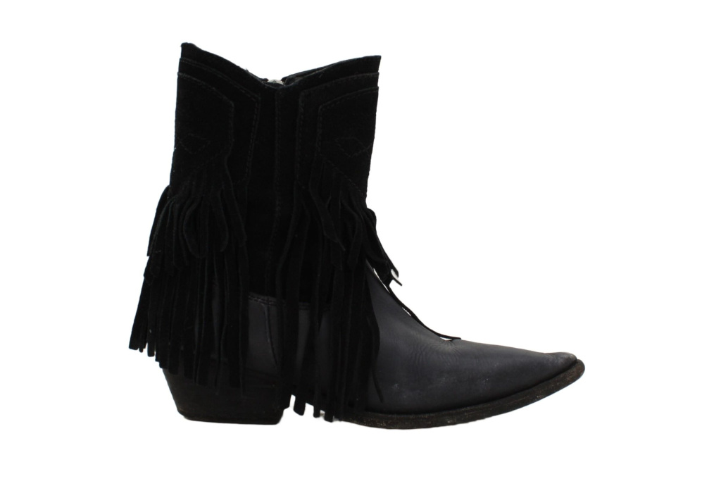 Black shoe