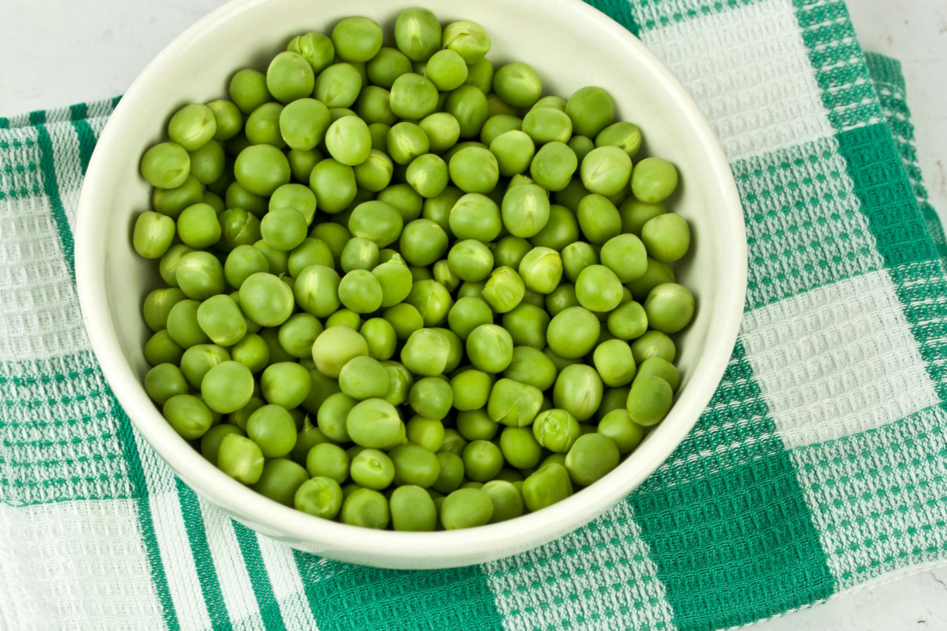 A bowl of peas