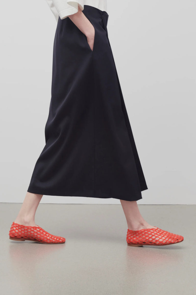 How To Wear Jelly Sandals This Summer