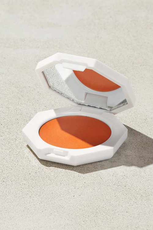 Orange compact | Aperol spritz makeup