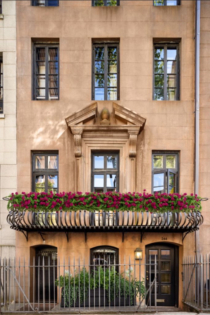 Exterior of Katharine Hepburn's NTC townhouse, built in 1899.