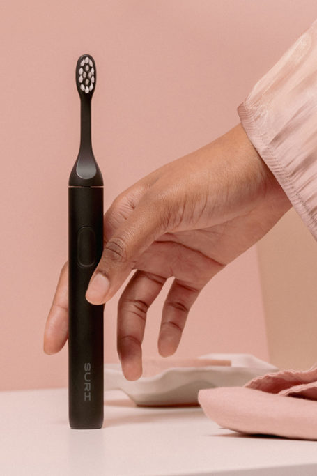 A sustainable Suri toothbrush