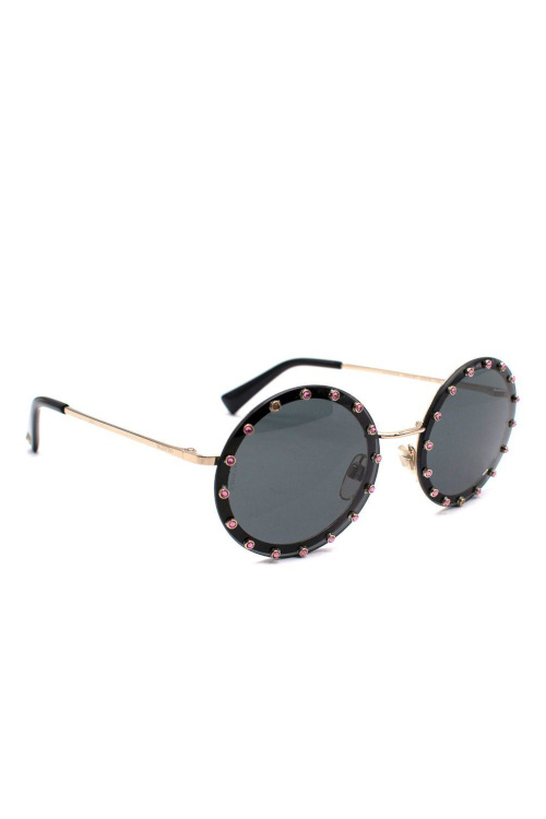 Black sunglasses