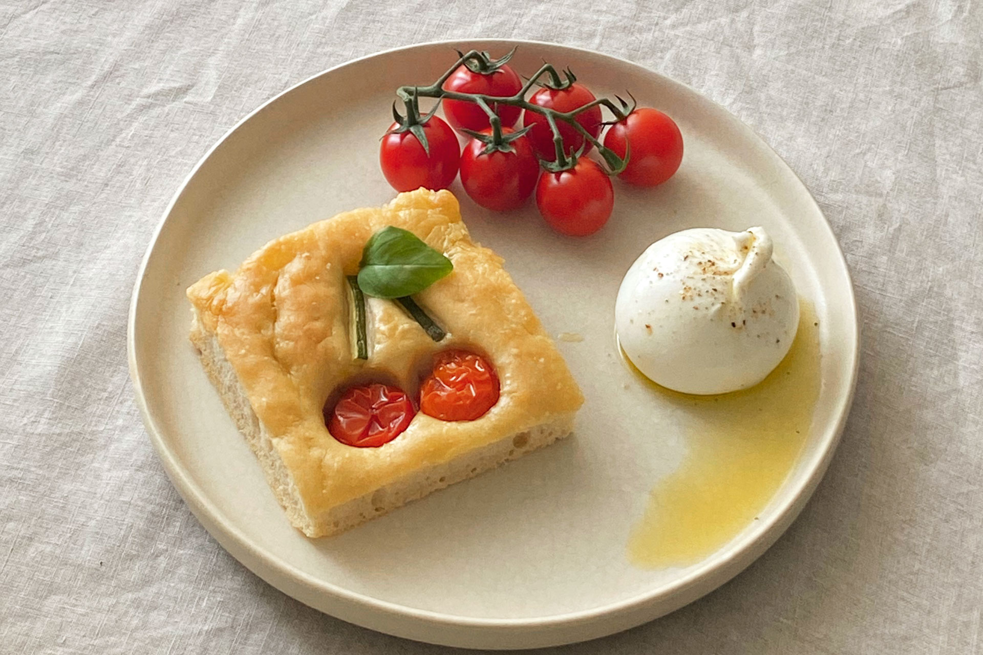 Cherry tomato foccacia