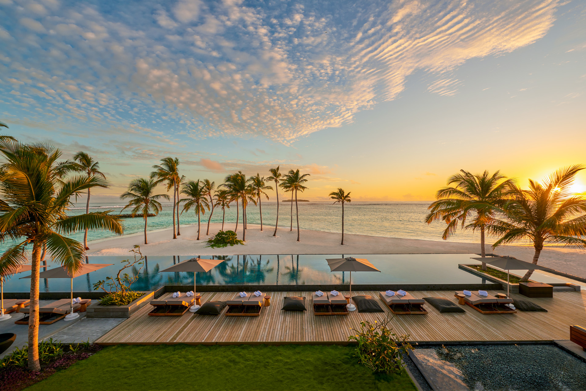 Alila Kothaifaru at sunset