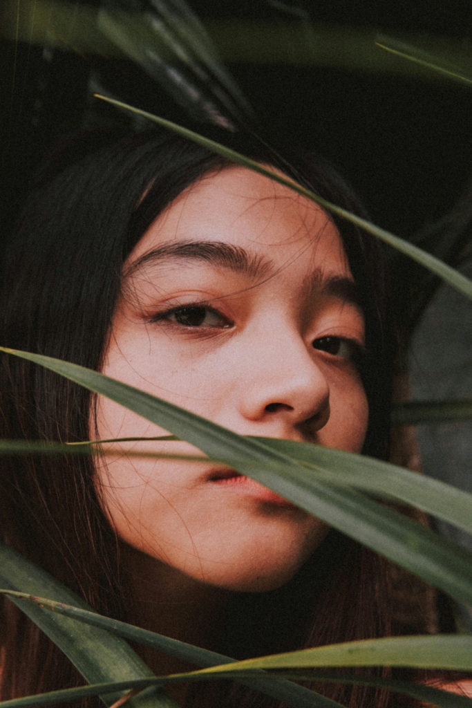 Woman with thick eyebrows | eyebrow tint