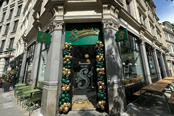 Exterior of Sandwich Sandwich