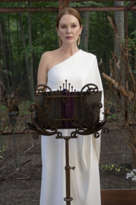 Julianne Moore in episode 102 of Sirens