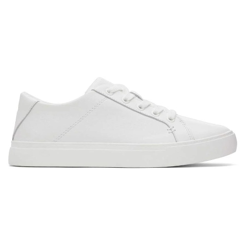 White tennis shoes
