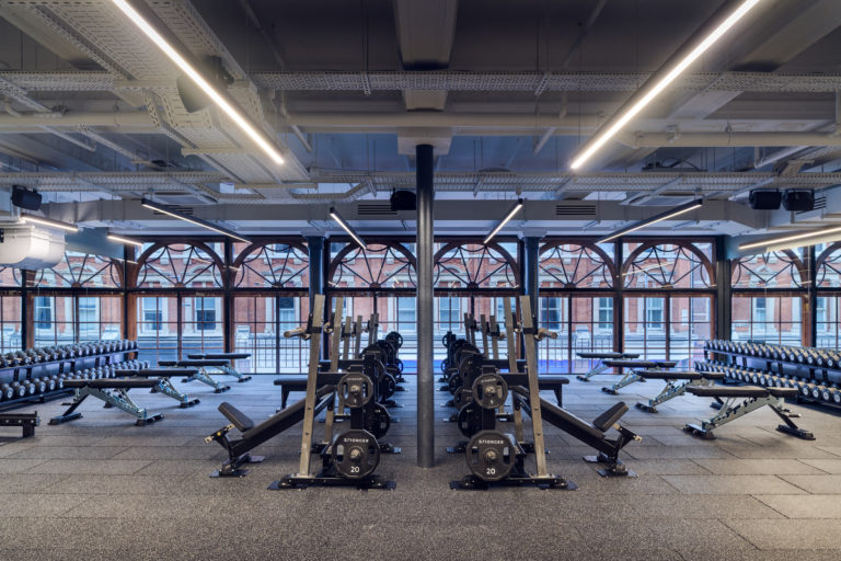 Equipamiento inteligente 2026: qué comprar en tu gimnasio