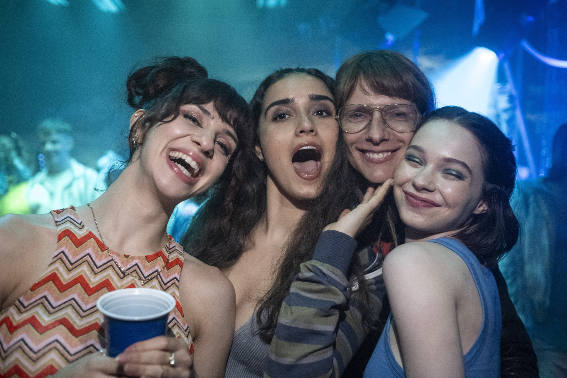 Lauren (YALI TOPOL MARGALITH), Cara Ward (ASHA BANKS), Dolly Wells (Director) & Pip Fitz-Amobi (EMMA MYERS) in A Good Girl's Guide To Murder.