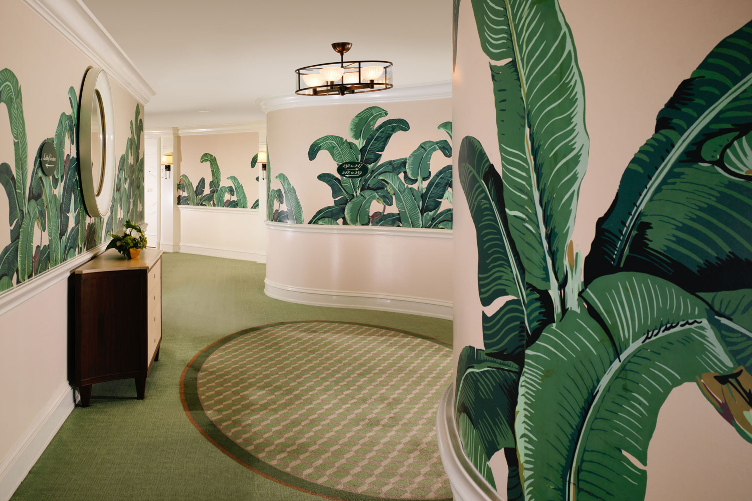 Beverly Hills Hotel wallpaper