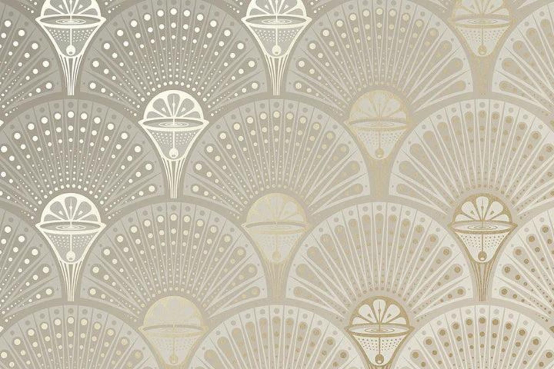 Gold art deco wallpaper with fan design