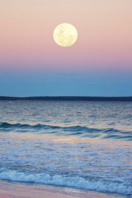 The moon and sea