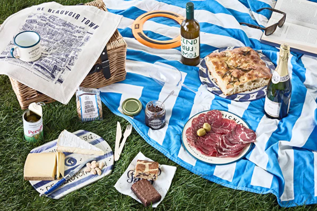 The De Beauvoir Deli picnic hamper