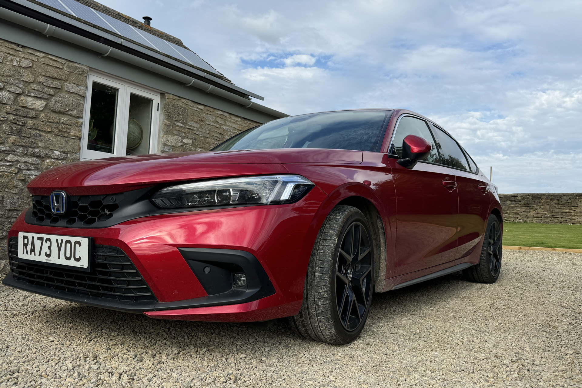Red Honda Civic eHEV